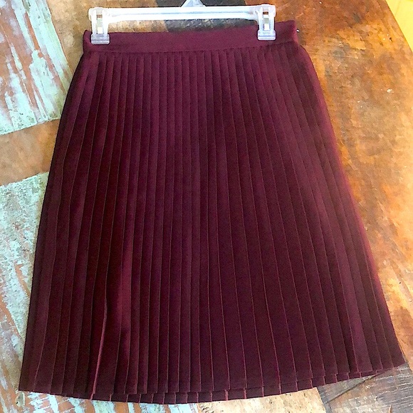 American Apparel Accordion Burgundy Skirt Size Small - Picture 2 of 7